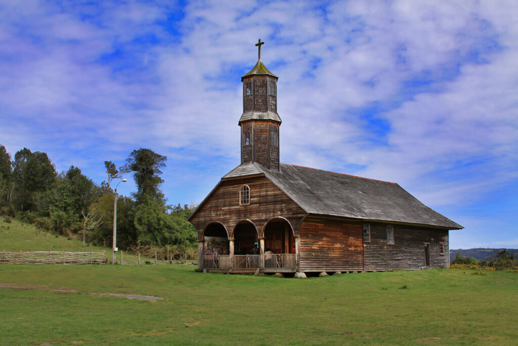 iglesia colo ruta de las iglesias chiloé